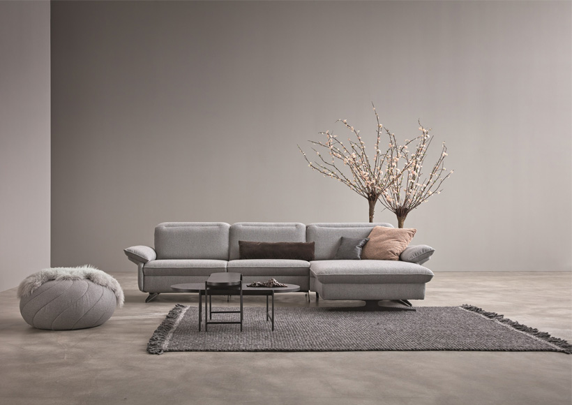 Sofas, Garnituren, Wohnlandschaften & Co